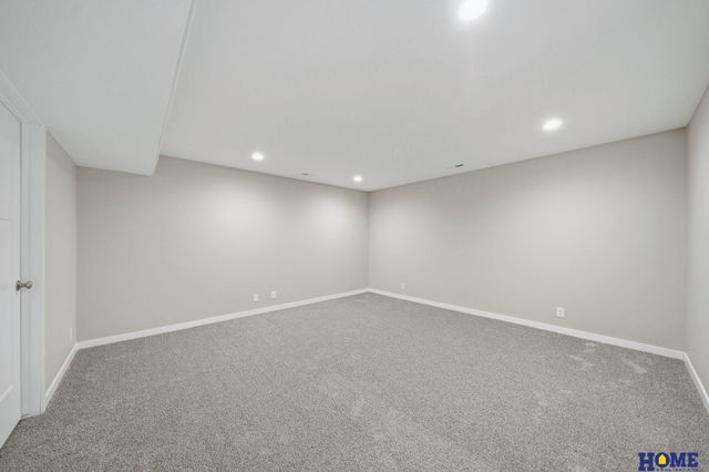 8200 Ventura Place, Lincoln, NE 68505