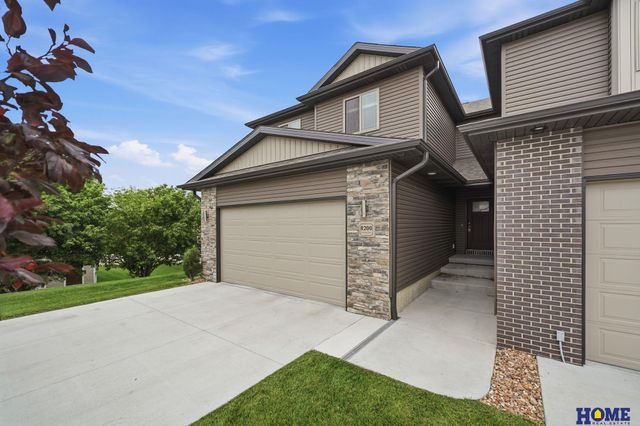 8200 Ventura Place, Lincoln, NE 68505