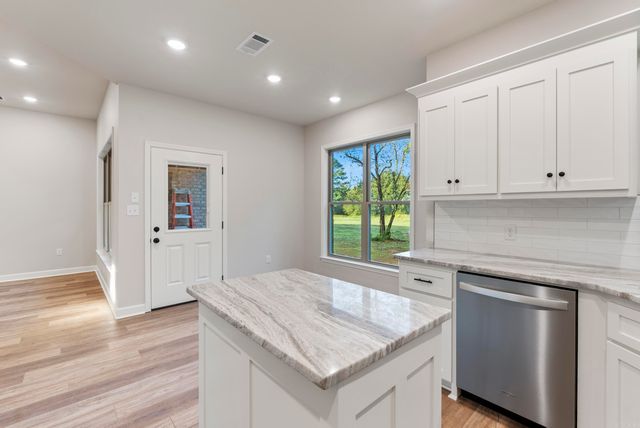 25 Mountain Grove Road, Greenbrier, AR 72058