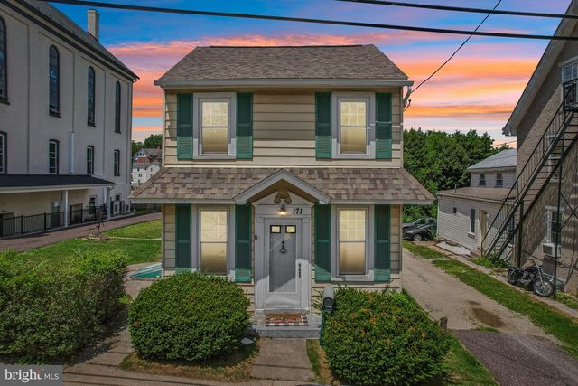 171 CHESTNUT ST, Spring City, PA 19475