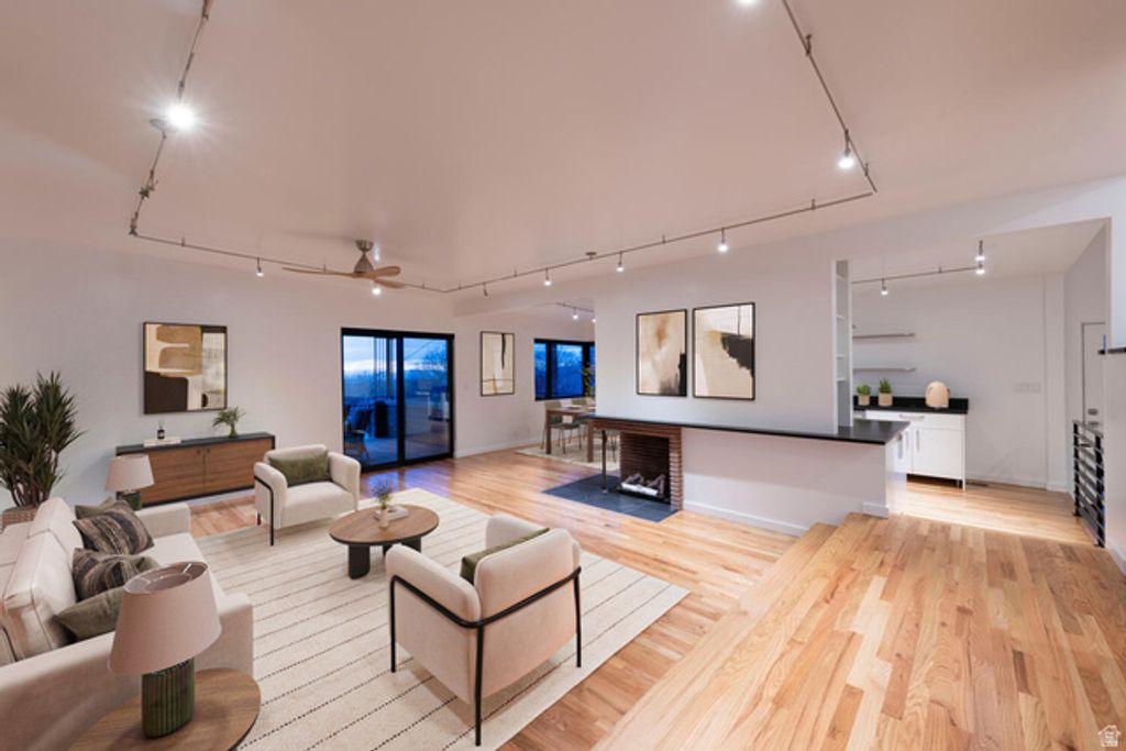 Image 3 of property listing at 2665 E 2100 S, Salt Lake City, UT 84109