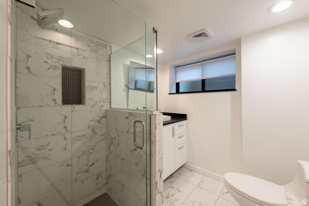 Image 28 of property listing at 2665 E 2100 S, Salt Lake City, UT 84109