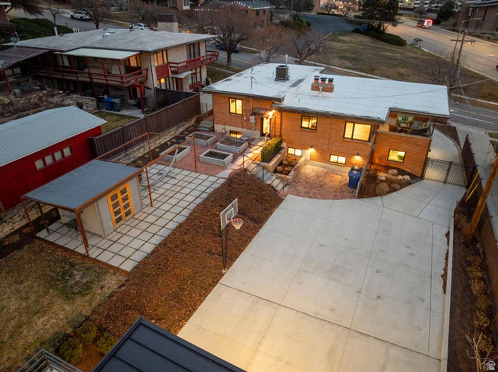 Image 38 of property listing at 2665 E 2100 S, Salt Lake City, UT 84109