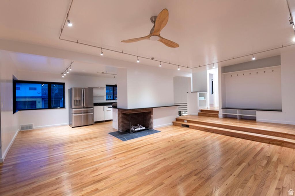 Image 7 of property listing at 2665 E 2100 S, Salt Lake City, UT 84109