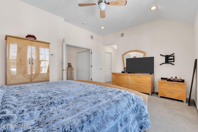 15 Tradewinds Avenue, Barnegat, NJ 08005