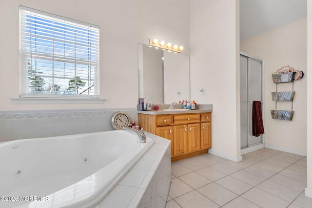 15 Tradewinds Avenue, Barnegat, NJ 08005