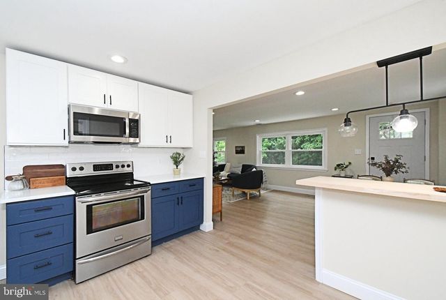 1950 CLAYTON, Feasterville Trevose, PA 19053