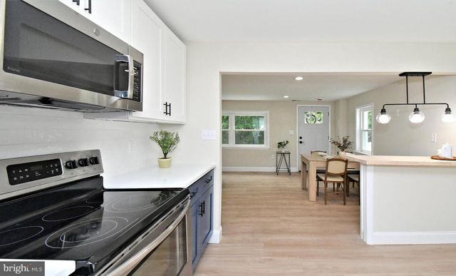 1950 CLAYTON, Feasterville Trevose, PA 19053