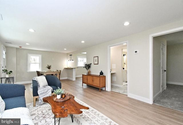 1950 CLAYTON, Feasterville Trevose, PA 19053