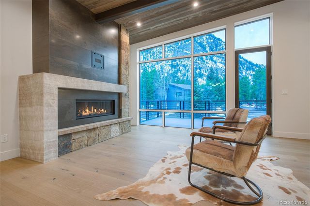 318 S 2nd Avenue, Frisco, CO 80443