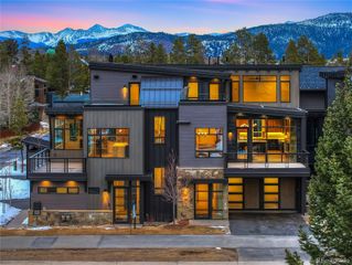 318 S 2nd Avenue, Frisco, CO 80443