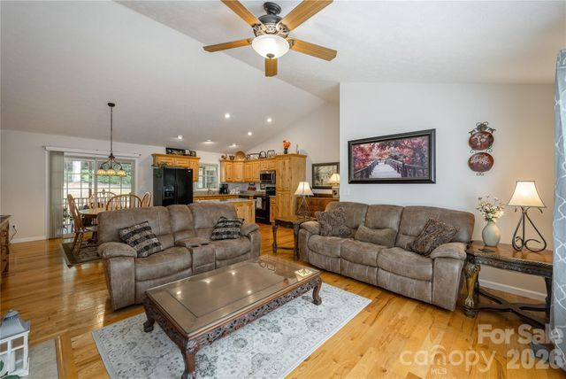 59 Smalltown Trail, Brevard, NC 28712