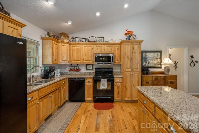 59 Smalltown Trail, Brevard, NC 28712