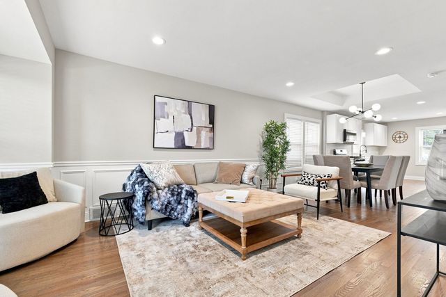 8550 S Jeffery Boulevard, Chicago, IL 60617
