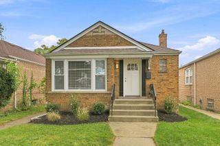 8550 S Jeffery Boulevard, Chicago, IL 60617