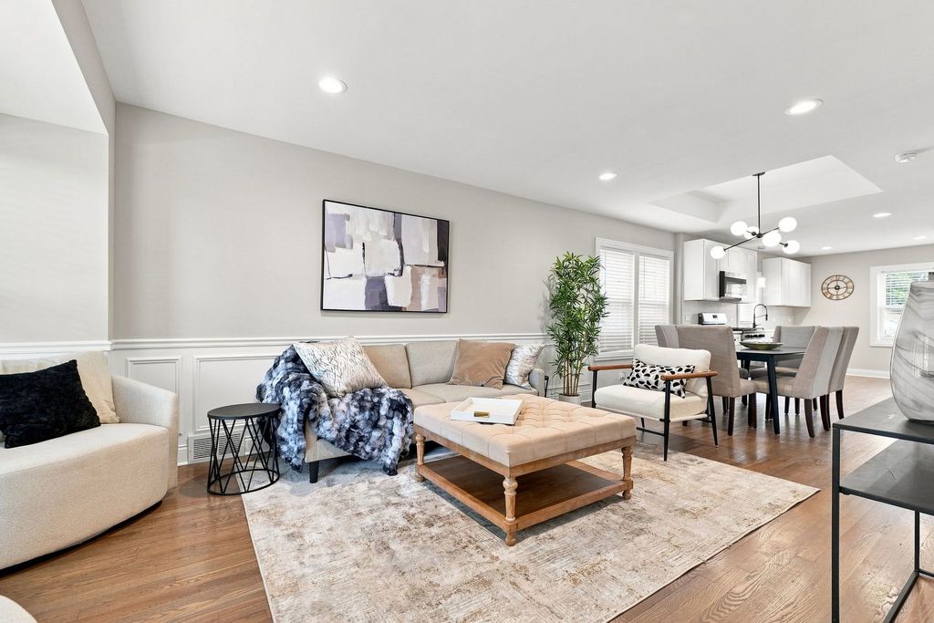 8550 S Jeffery Boulevard, Chicago, IL 60617 — photo 3