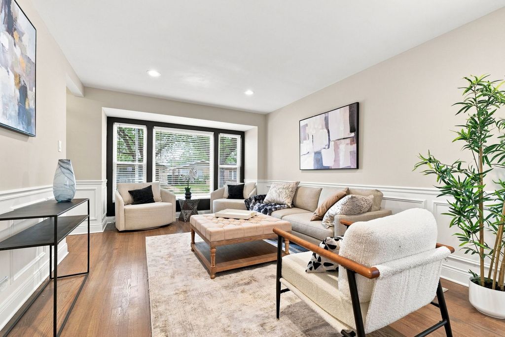 8550 S Jeffery Boulevard, Chicago, IL 60617 — photo 4
