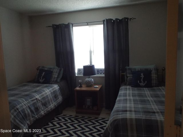915 Sonesta Avenue NE 202, Palm Bay, FL 32905