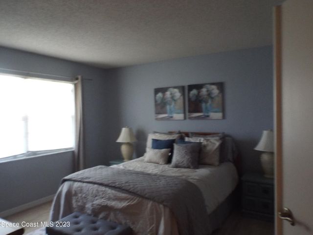 915 Sonesta Avenue NE 202, Palm Bay, FL 32905