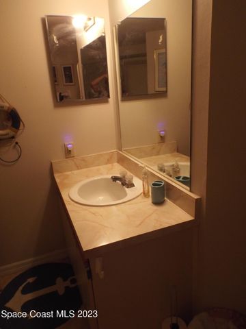 915 Sonesta Avenue NE 202, Palm Bay, FL 32905