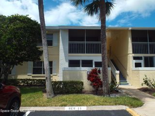 915 Sonesta Avenue NE 202, Palm Bay, FL 32905