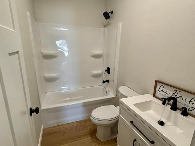 14 Summit Drive, Fredericktown, OH 43019