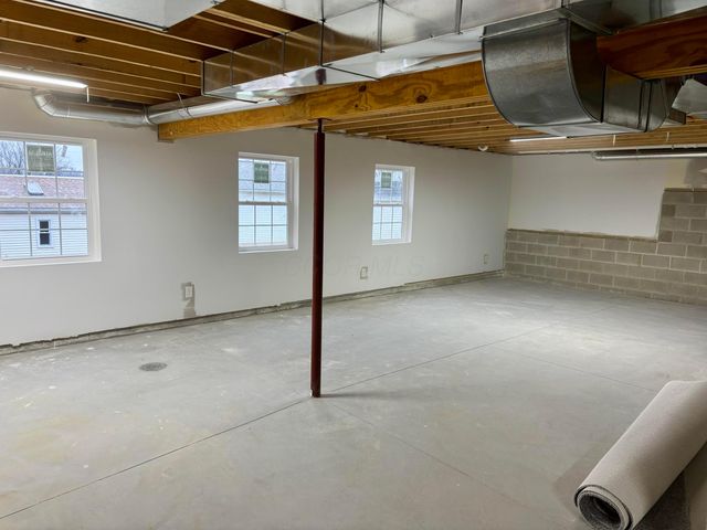 14 Summit Drive, Fredericktown, OH 43019