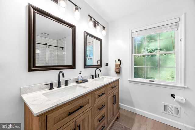 34 GLEN ALPINE RD, Phoenix, MD 21131