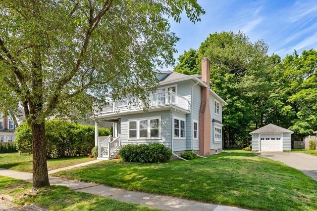 8 Berkeley Street, Reading, MA 01867