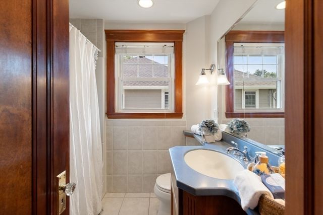 8 Berkeley Street, Reading, MA 01867