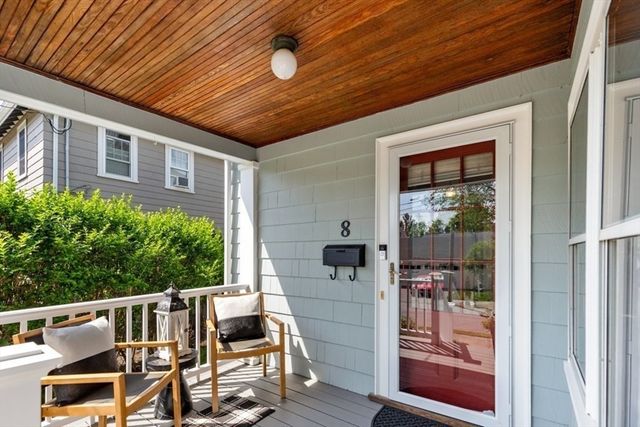 8 Berkeley Street, Reading, MA 01867