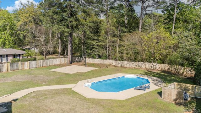 8243 MOSSY OAK Drive, Montgomery, AL 36117
