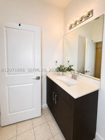 1123 NW 41 1123, Lauderhill, FL 33313