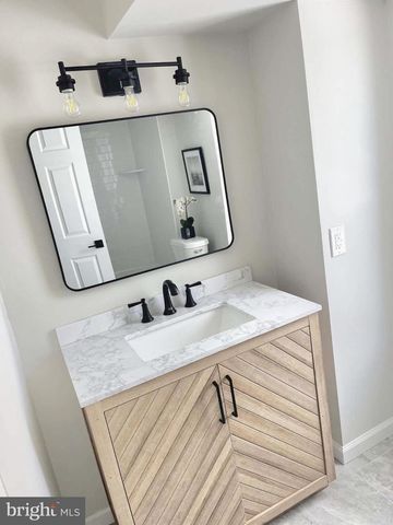 17 W 2ND ST, Marcus Hook, PA 19061