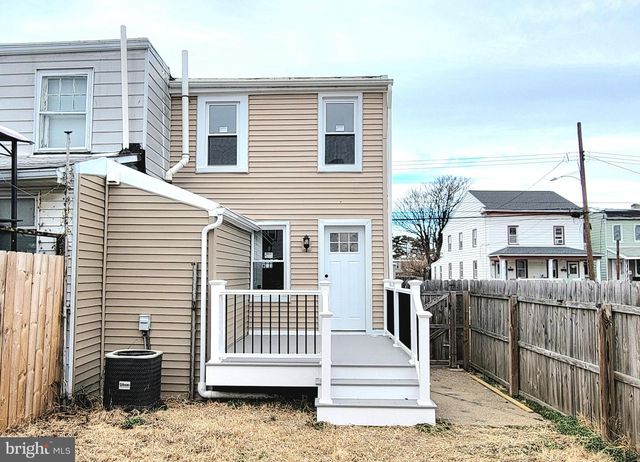 17 W 2ND ST, Marcus Hook, PA 19061