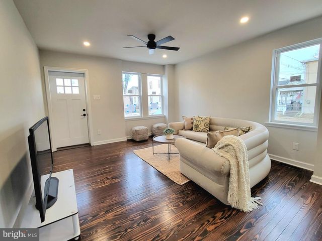 17 W 2ND ST, Marcus Hook, PA 19061