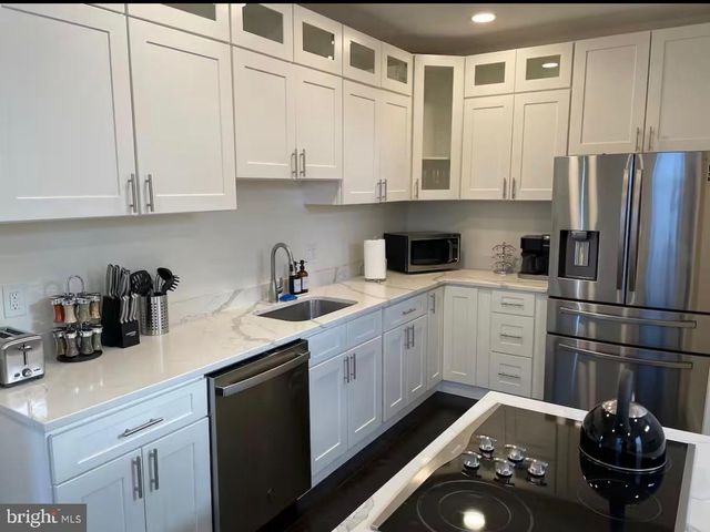 4201 EAST-WEST HWY, Hyattsville, MD 20782