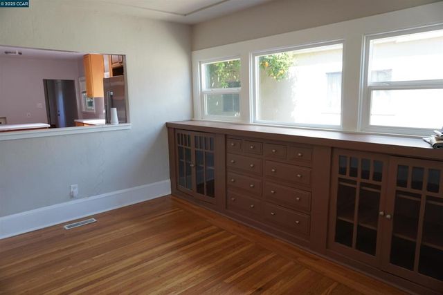 2645 Maxwell, Oakland, CA 94619