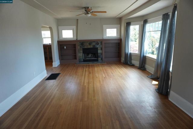 2645 Maxwell, Oakland, CA 94619