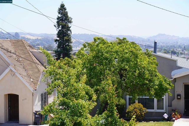 2645 Maxwell, Oakland, CA 94619