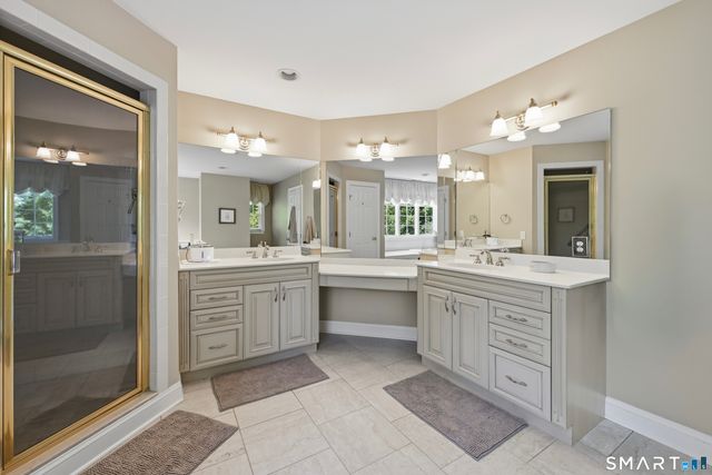 3 Hamlin Court, Brookfield, CT 06804