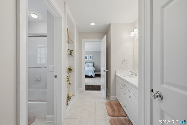 3 Hamlin Court, Brookfield, CT 06804