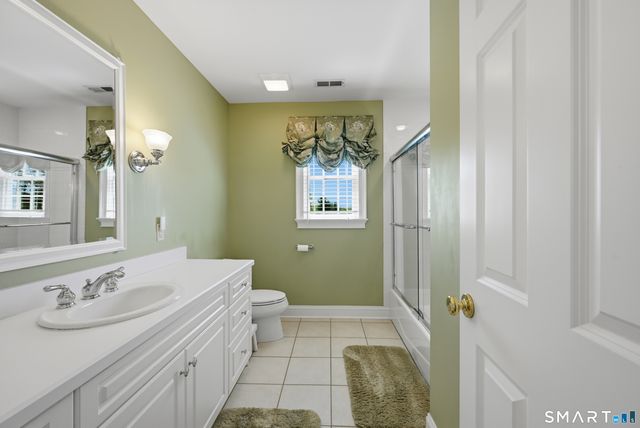 3 Hamlin Court, Brookfield, CT 06804