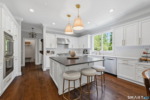 3 Hamlin Court, Brookfield, CT 06804