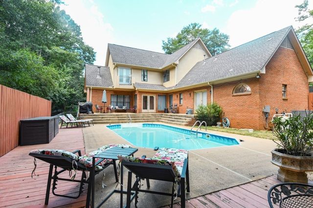 249 Woodledge Place, Montgomery, AL 36109