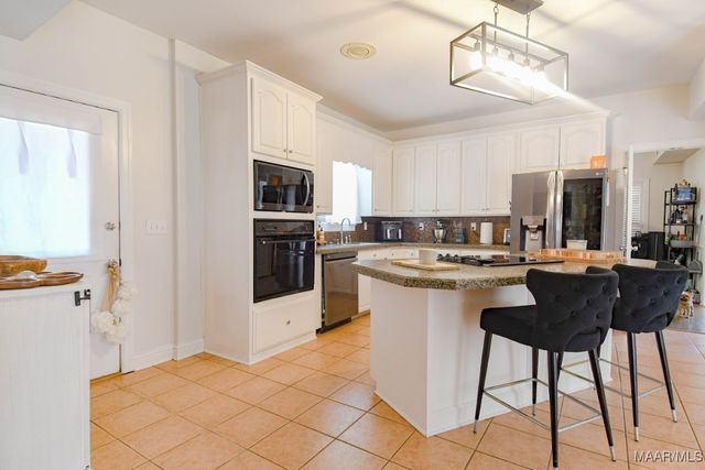 249 Woodledge Place, Montgomery, AL 36109