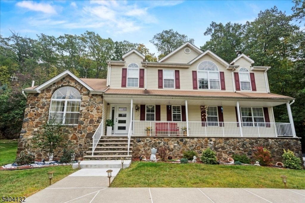 22 Cherbourg Dr, West Milford Twp., NJ 07480 — exterior
