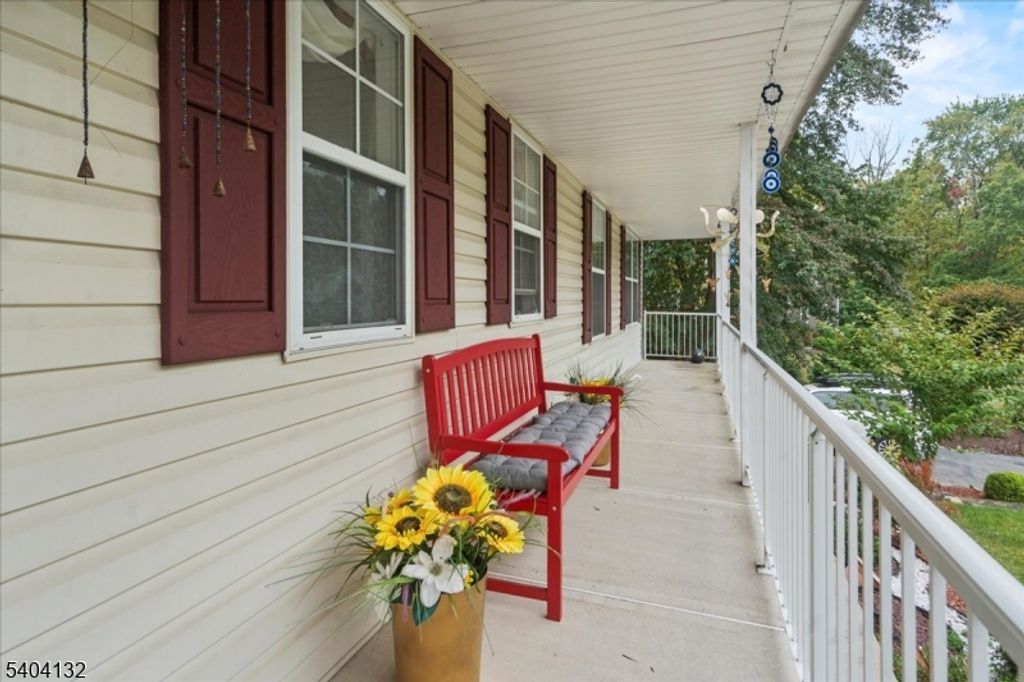 22 Cherbourg Dr, West Milford Twp., NJ 07480 — photo 3