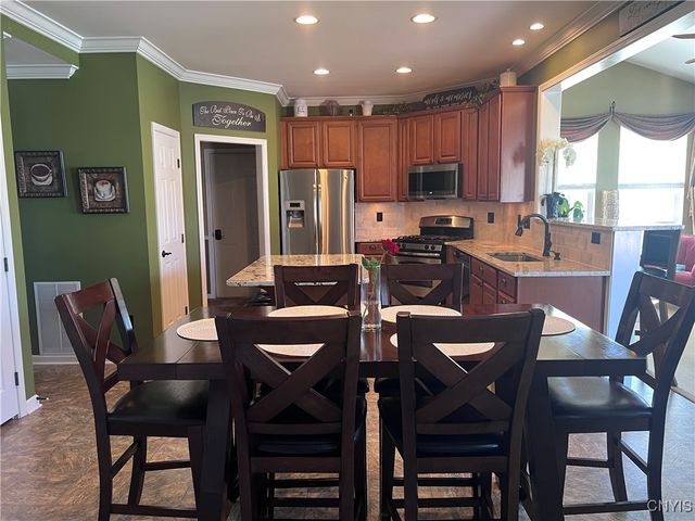 8723 Pizzuto Drive, Cicero, NY 13039