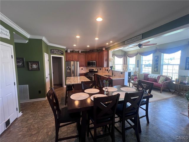 8723 Pizzuto Drive, Cicero, NY 13039